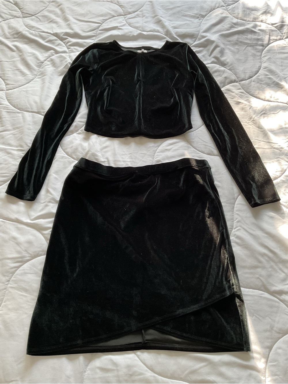 Hollister two piece set - Picture 1 of 10